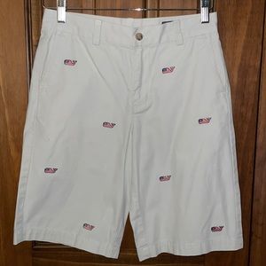 Vineyard Vines Stone colored shorts wi/American flag whales. Boys Sz 14